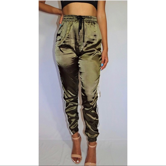 NWT Olive Green Skinny Fitting Trousers - Picture 5 of 6